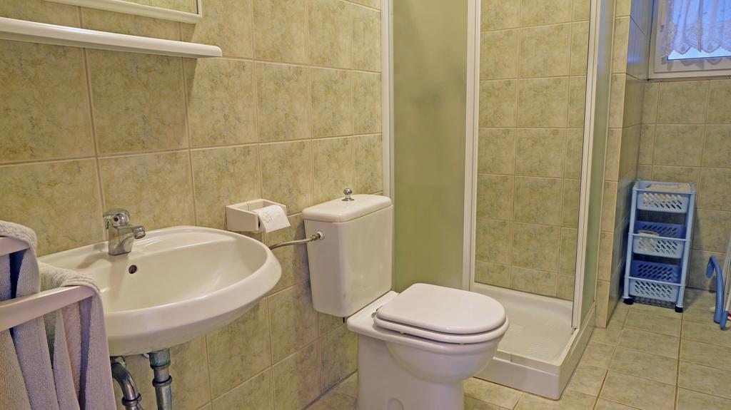 Apartments Sandra Sukošan Szoba fotó
