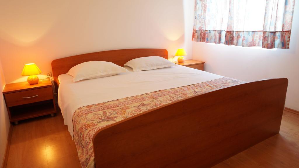 Apartments Sandra Sukošan Szoba fotó