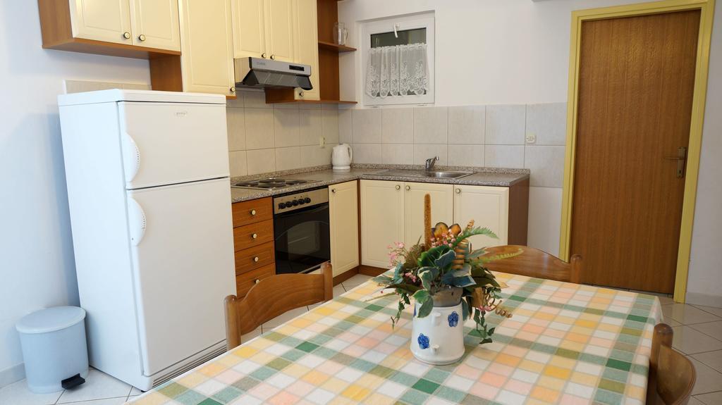 Apartments Sandra Sukošan Szoba fotó